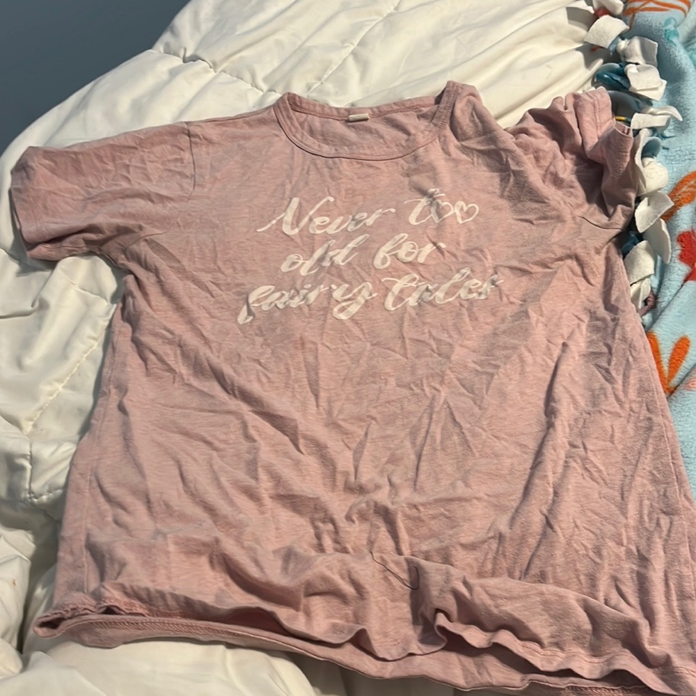 Pink Tshirt, Worn a couple times! To big on me!!